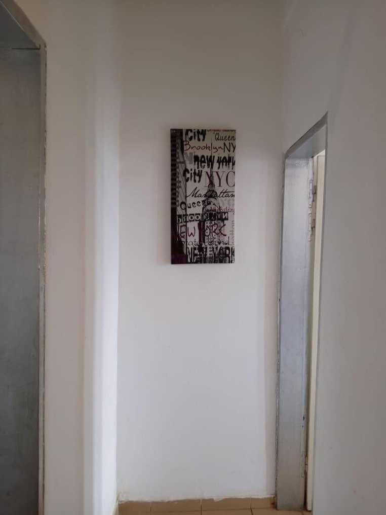 Appart Meuble Le Dakota Yaoundé Zimmer foto