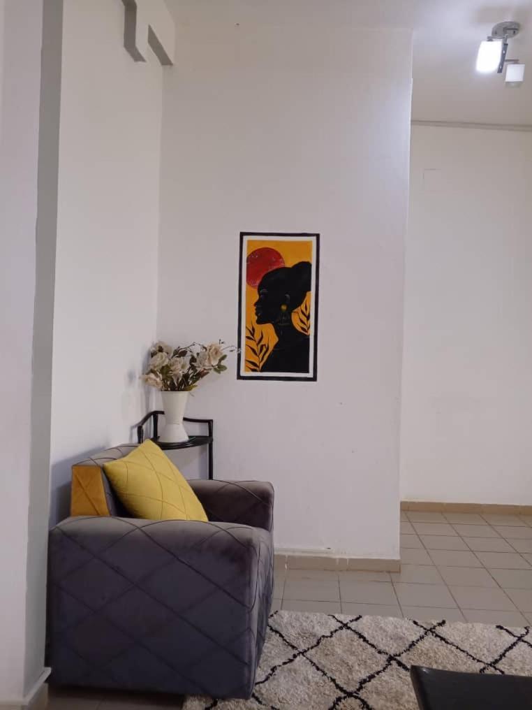 Appart Meuble Le Dakota Yaoundé Exterior foto