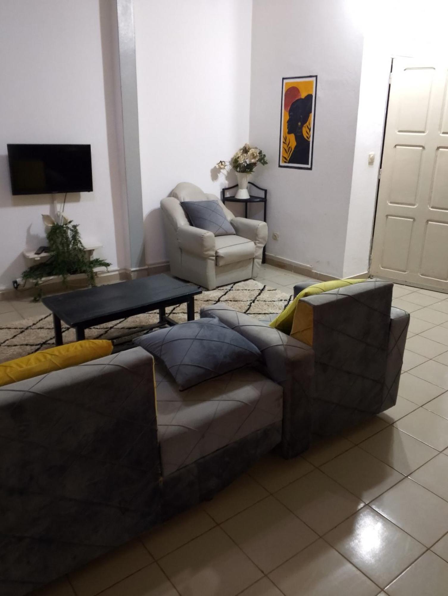 Appart Meuble Le Dakota Yaoundé Zimmer foto